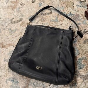Coach bag. Black very good condition. Clean outside and inside